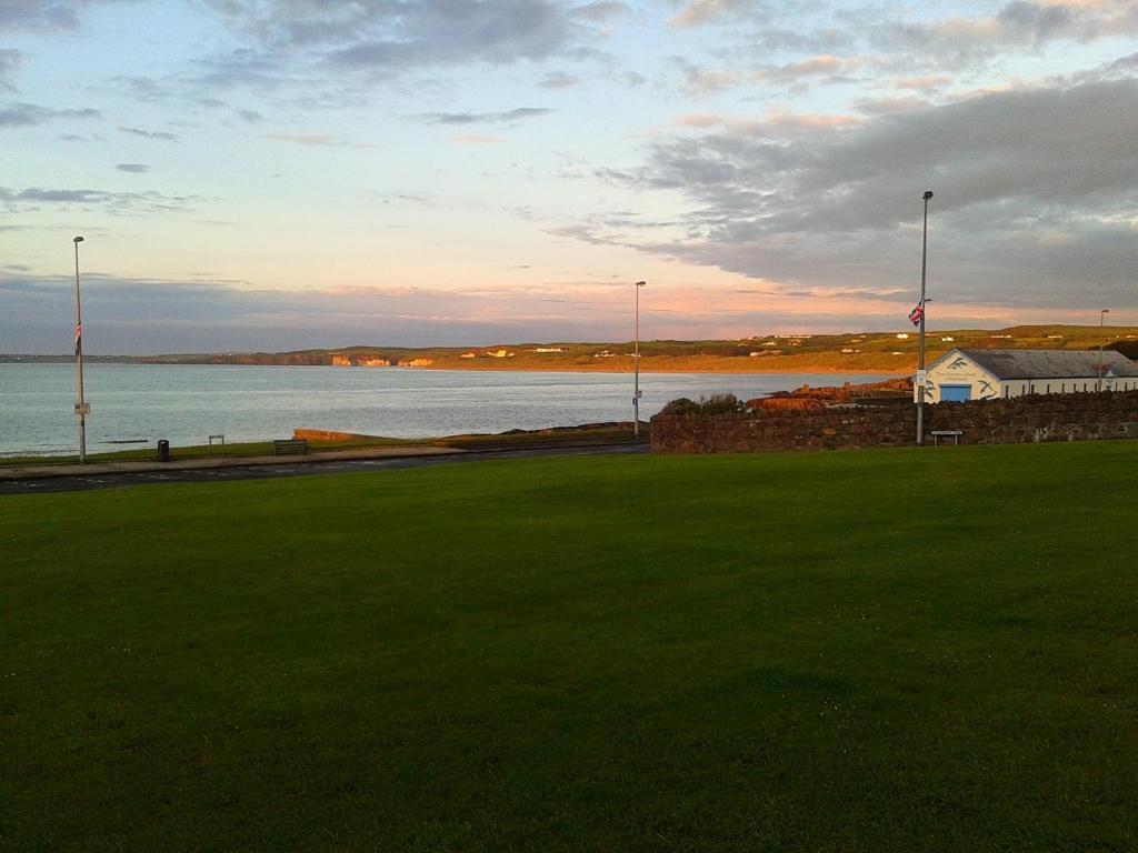 Clarmont Guest House Portrush Ruang foto