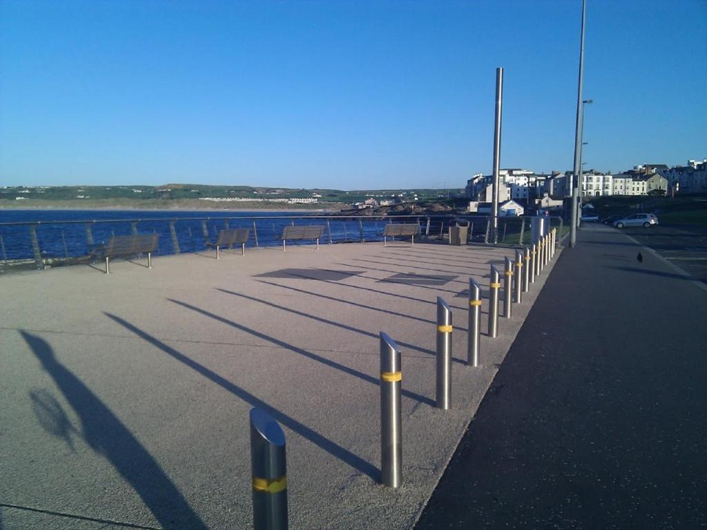 Clarmont Guest House Portrush Ruang foto
