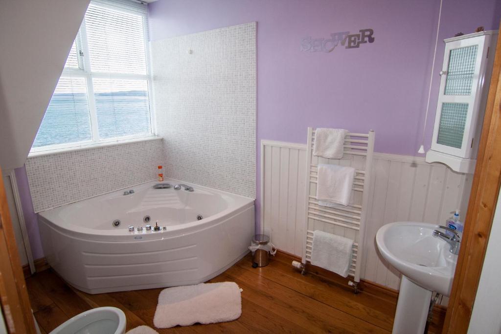Clarmont Guest House Portrush Bagian luar foto