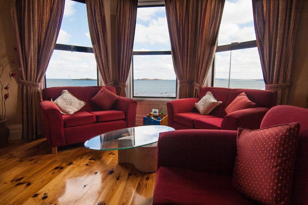 Clarmont Guest House Portrush Bagian luar foto